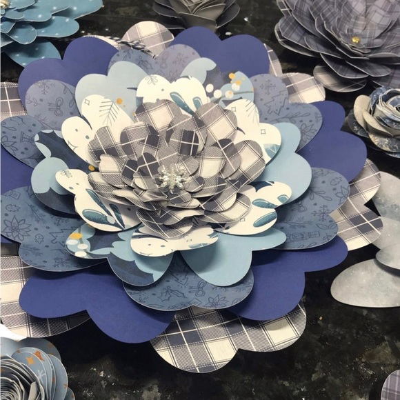 12 pc Blue White Christmas Flowers Backdrop Props Wall Decor Weddings Snowflakes - Picture 3 of 8